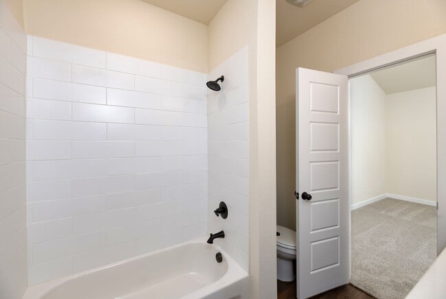 Building Photo - AVAILABLE NOW! GORGEOUS 2 BEDROOM FOUR PLEX LOCATED IN MIDLOTHIAN ISD!