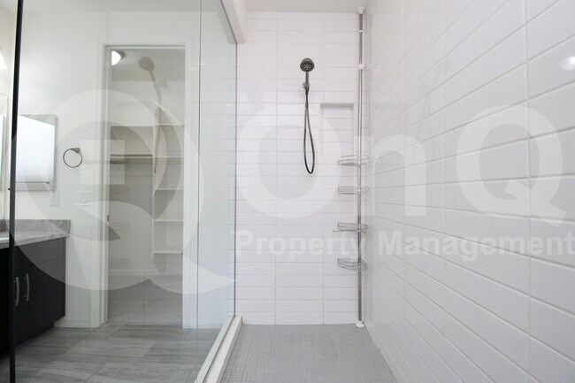 Building Photo - 9114 S 167th Dr