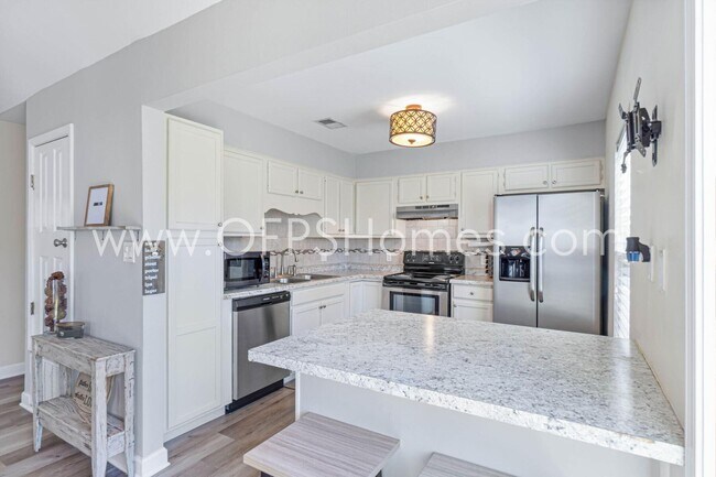Building Photo - 1717 Bennetts End