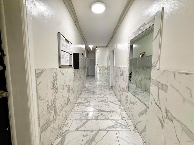 Building Photo - 8610 John F. Kennedy Blvd