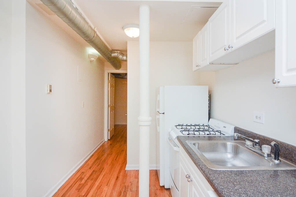 Building Photo - 3909 N Janssen Ave