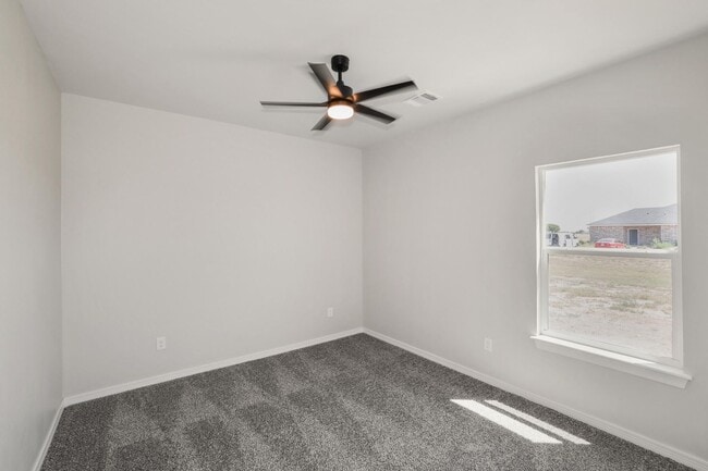 Building Photo - 17900 Lone Ranch Rd