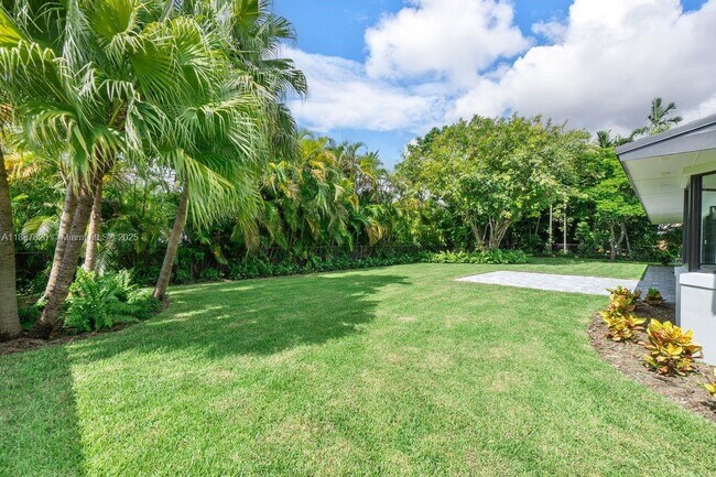 Building Photo - 10460 SW 93rd St