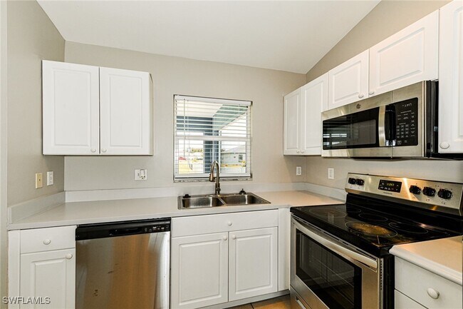 Building Photo - 113 Blackstone Dr