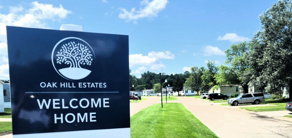 Building Photo - 6580 N Hampshire Dr