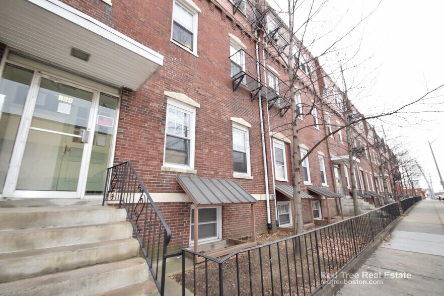 Building Photo - 164 N Beacon St