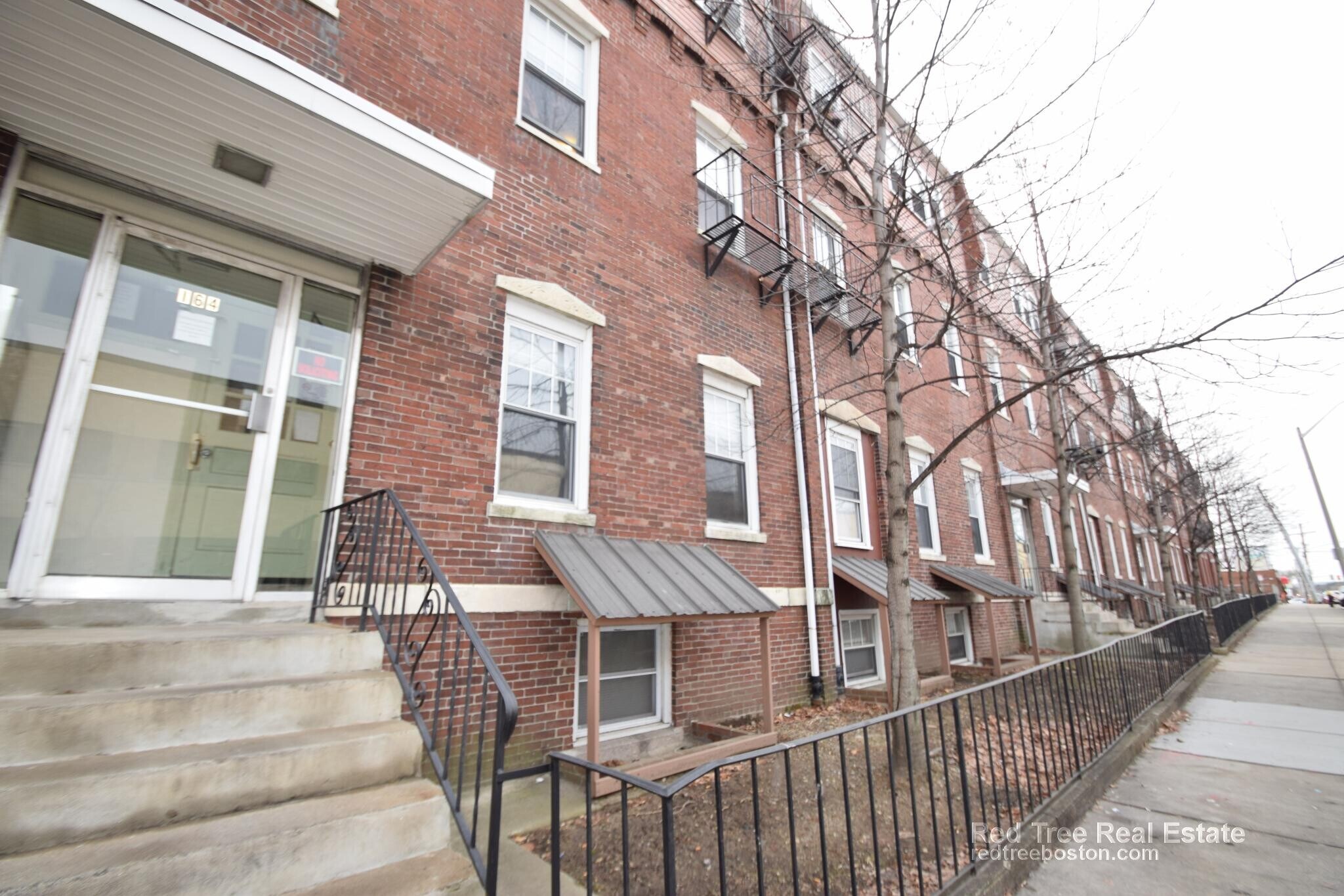 Building Photo - 164 N Beacon St