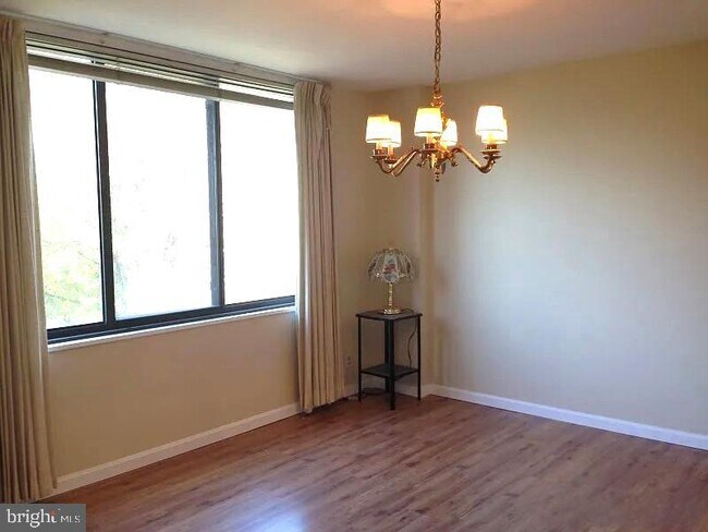 Building Photo - 5225 Pooks Hill Rd