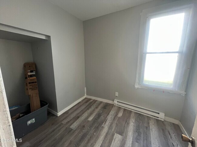 Building Photo - 508 2nd St