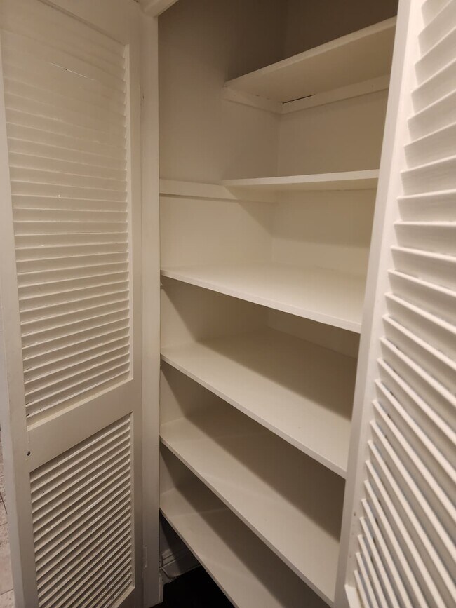 Building Photo - 5339 Newcastle Ave