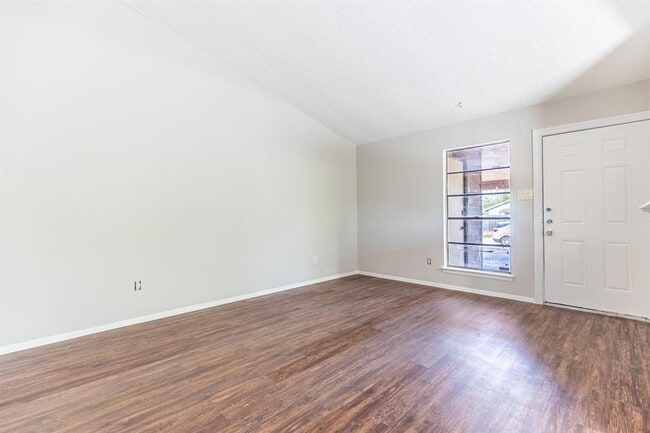 Building Photo - 6201 Berkett Cove