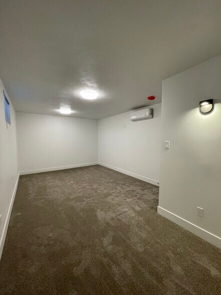 Building Photo - 175 S 400 E
