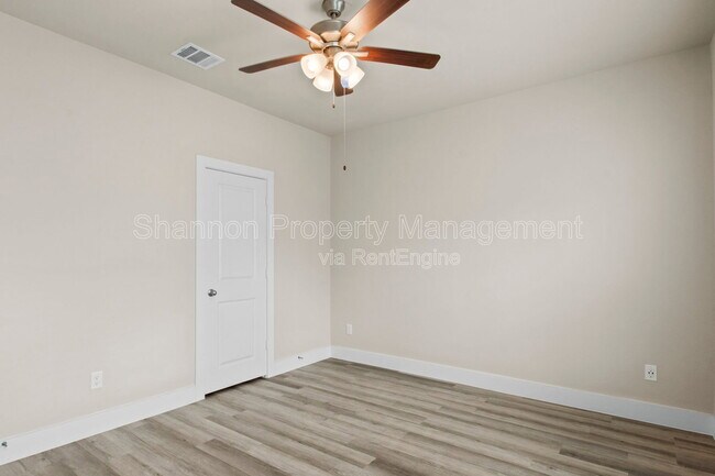 Building Photo - 9012 Lonestar Creekbend Ln
