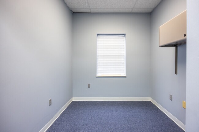 Building Photo - 305 Grady Rd