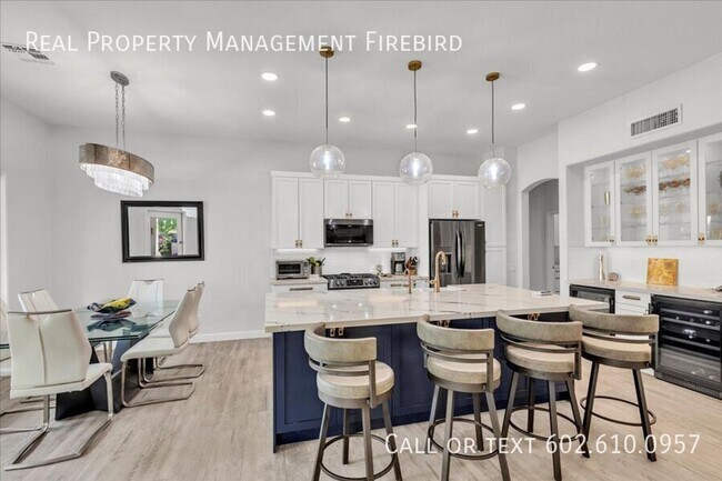 Building Photo - 4921 S Vista Pl