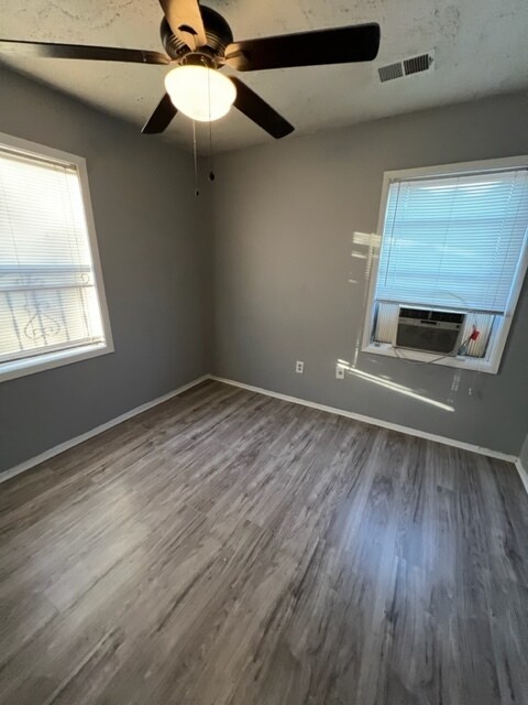 Building Photo - 2527 Judson St