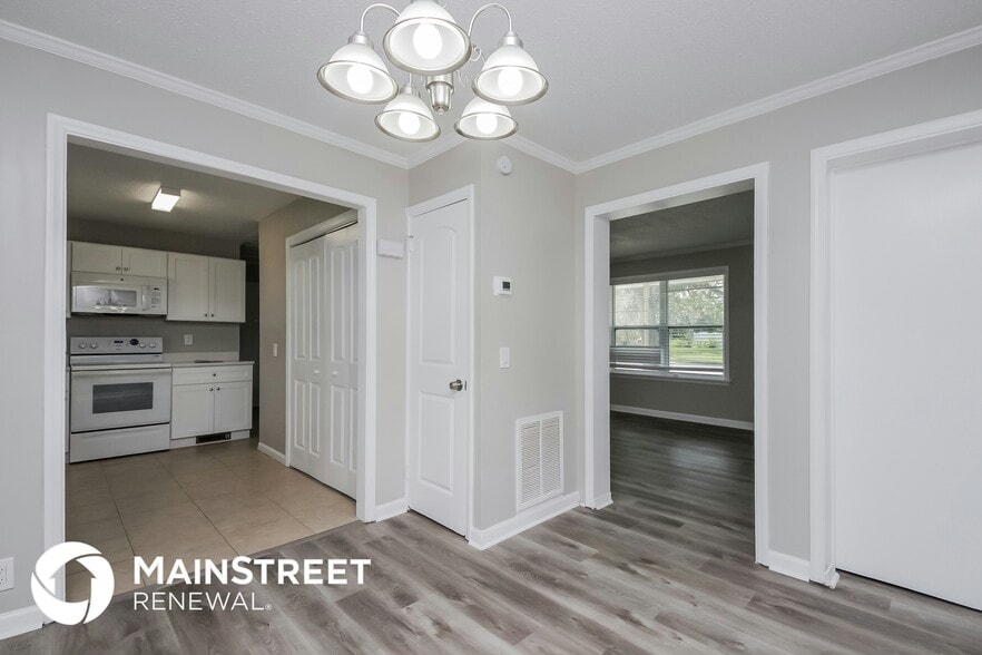 Building Photo - 1260 Palm Dr