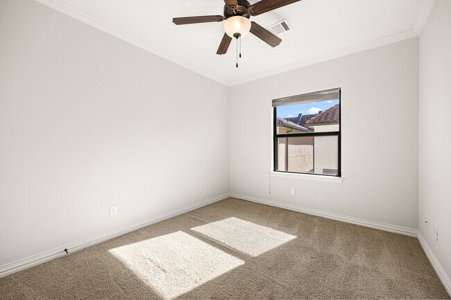 Building Photo - 7227 Laguna Villas