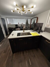 Building Photo - 6022 S Komensky Ave