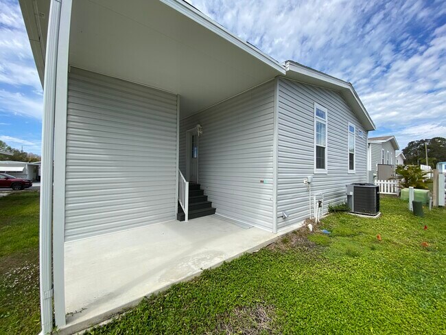 Building Photo - 39248 US Hwy 19 N