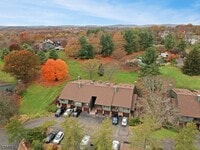 Building Photo - 70 Meadowview Dr