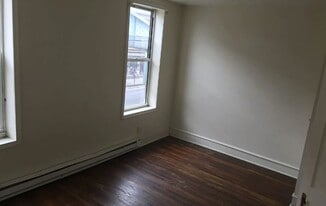 Building Photo - 3115 Kensington Ave