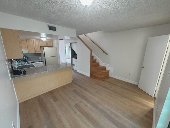 Building Photo - 2071 W 54th St