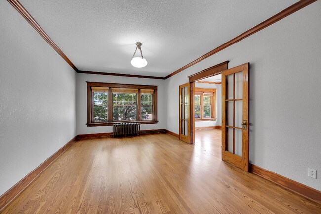 Building Photo - 2708 E 14th Ave