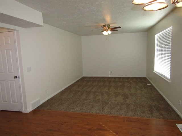 Building Photo - 817 Country Club Dr