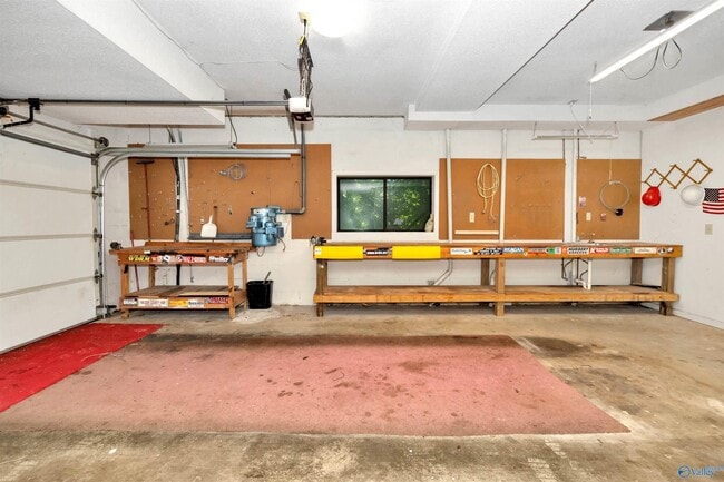 Building Photo - 286 Springhill Rd NW