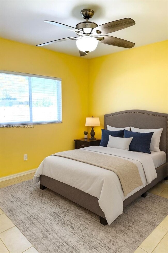 Building Photo - 118 NE 9th Ct