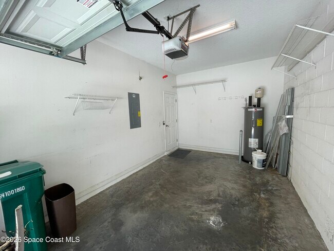 Building Photo - 2600 Revolution St