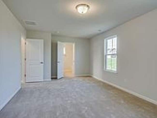 Building Photo - 1 MONTH FREE! PET FRIENDLY 4BR w/ Large Fenced Yard – Williamson Co Schools