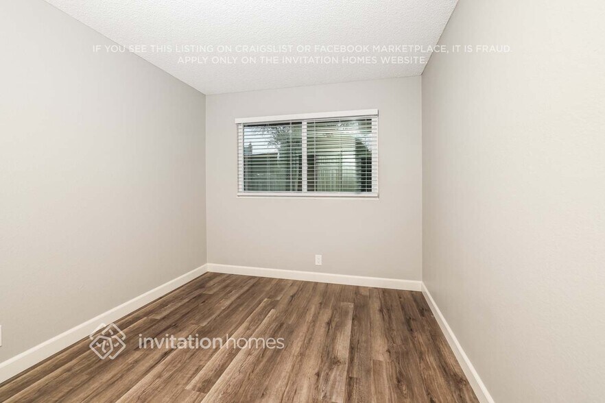 Building Photo - 1024 Woodridge Dr