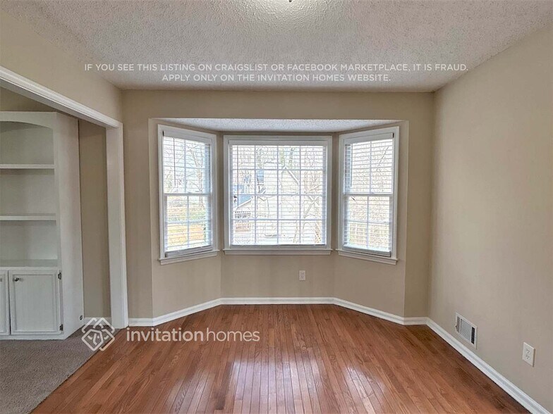 Building Photo - 115 Elizabeth Pl