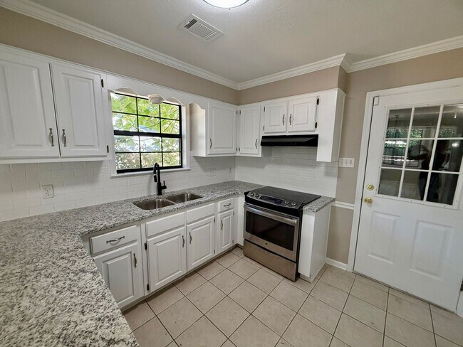 Building Photo - 149 Rolling Oaks Dr
