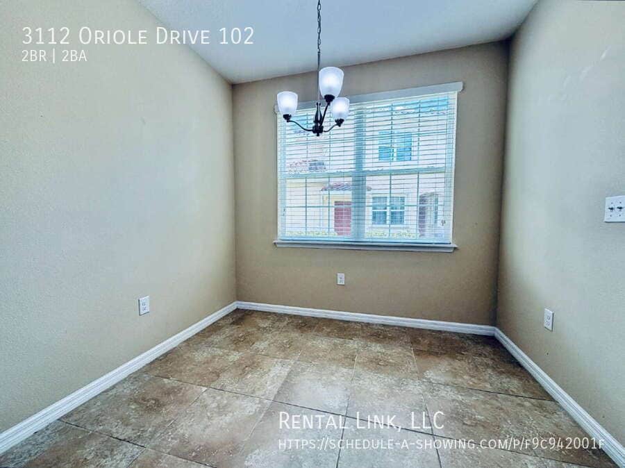 Building Photo - 3112 Oriole Dr