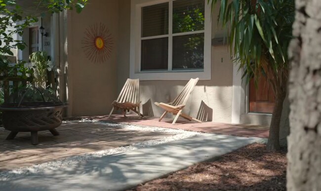 Building Photo - 330 Lang Ct N