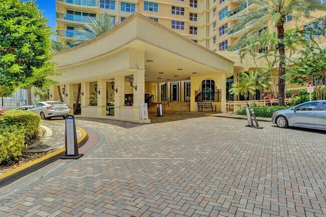 Building Photo - 2501 S Ocean Dr