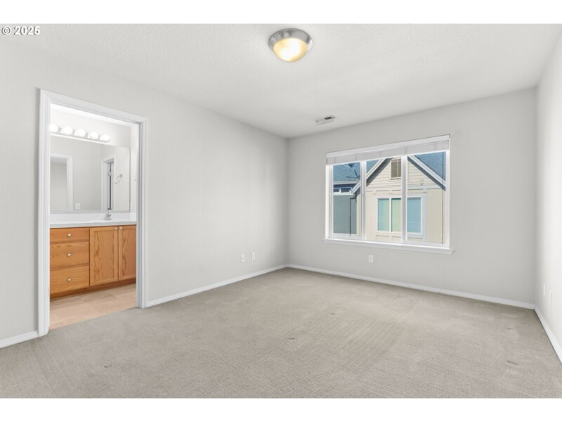 Building Photo - 2345 NW Oak Knoll Pl