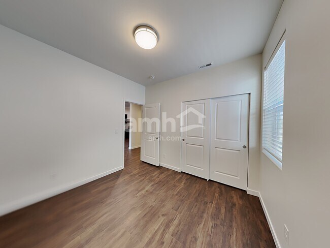 Building Photo - 19232 18th Ave Ct E