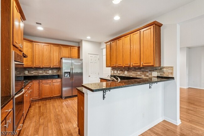 Building Photo - 84 Henning Terrace