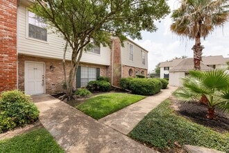 Building Photo - 14721 Perthshire Rd