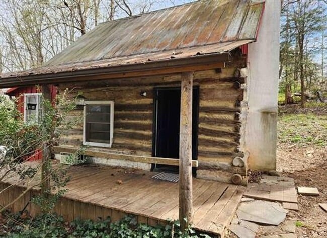 Building Photo - 6270-6300 Patterson Mill Woods