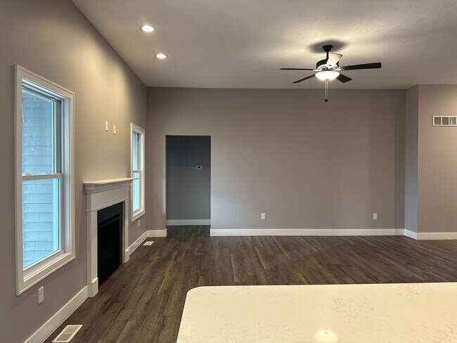 Building Photo - Castles Pines Duplex