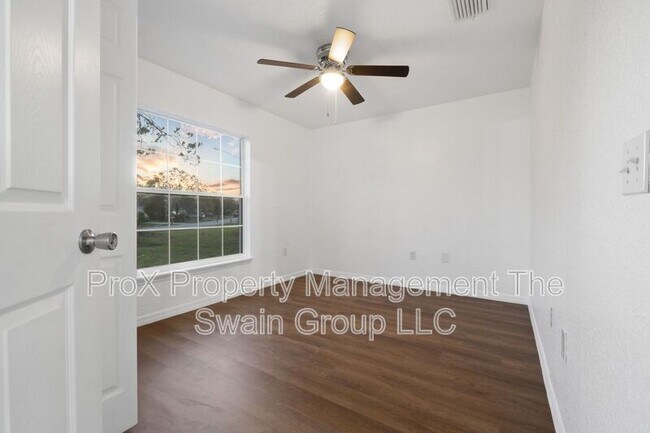 Building Photo - 25 Inconnu Dr