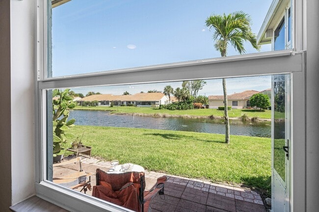 Building Photo - 6192 Floral Lakes Dr
