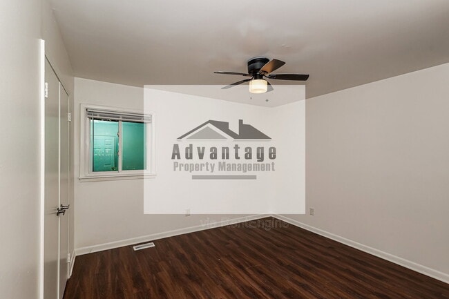 Building Photo - 1455 Helen Ln SW