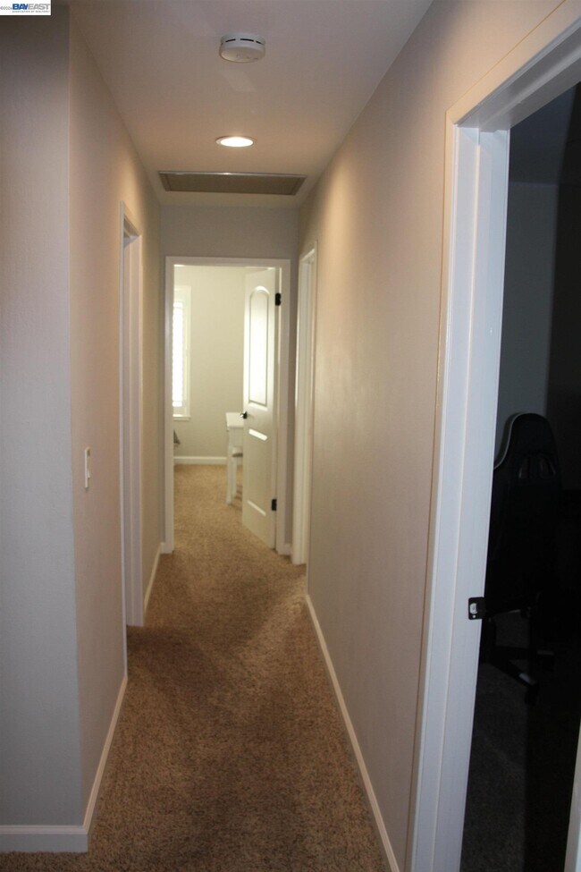 Building Photo - 3253 Pomace Ct