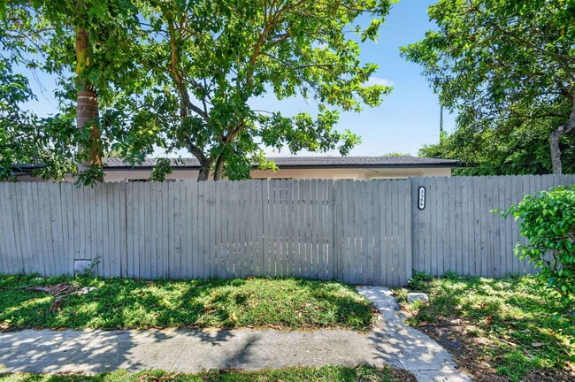 Building Photo - 3384 Rudolph Rd